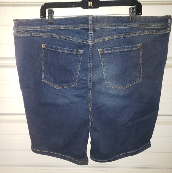 Plus Size 22 Torrid Bermuda Short - Super Soft Eco Dark Wash Denim Jean Shorts - Picture 4 of 6